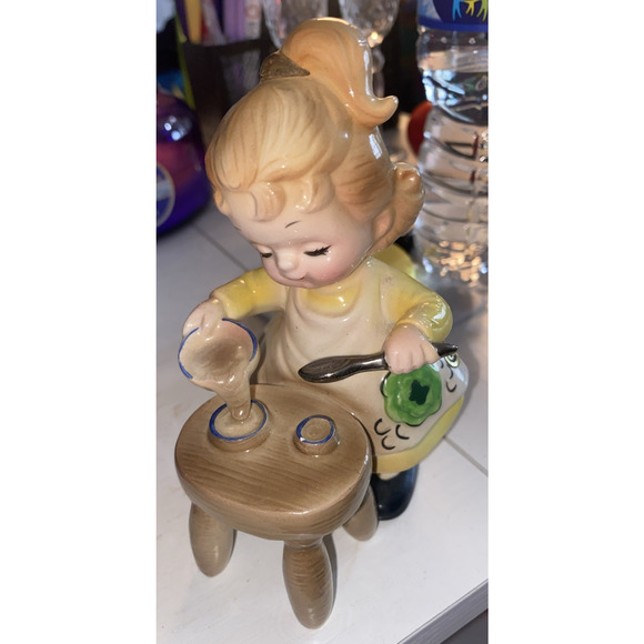 Vtg Josef Originals Figurine Happiness Is Making Mud Pies Girl Collectible - Picture 2 of 12